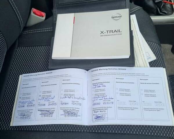 Черный Ниссан ИксТрейл, объемом двигателя 2.18 л и пробегом 210 тыс. км за 6400 $, фото 13 на Automoto.ua