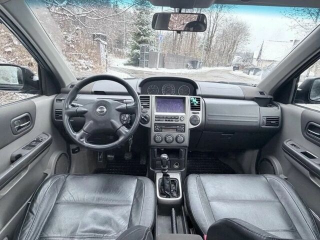 Черный Ниссан ИксТрейл, объемом двигателя 0 л и пробегом 223 тыс. км за 3500 $, фото 5 на Automoto.ua