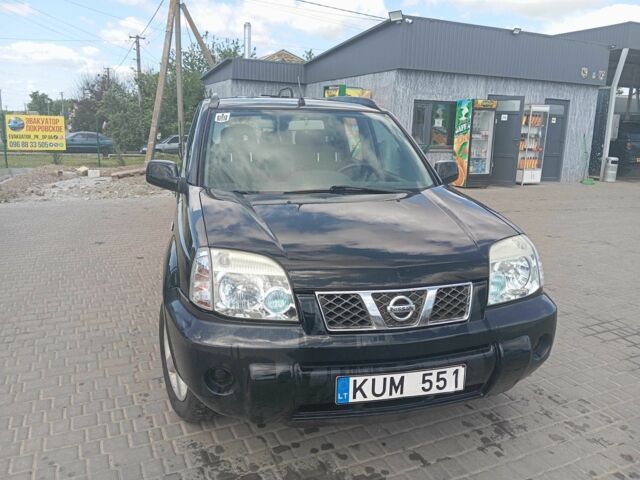 Чорний Ніссан ІксТрейл, об'ємом двигуна 2.2 л та пробігом 218 тис. км за 3500 $, фото 6 на Automoto.ua