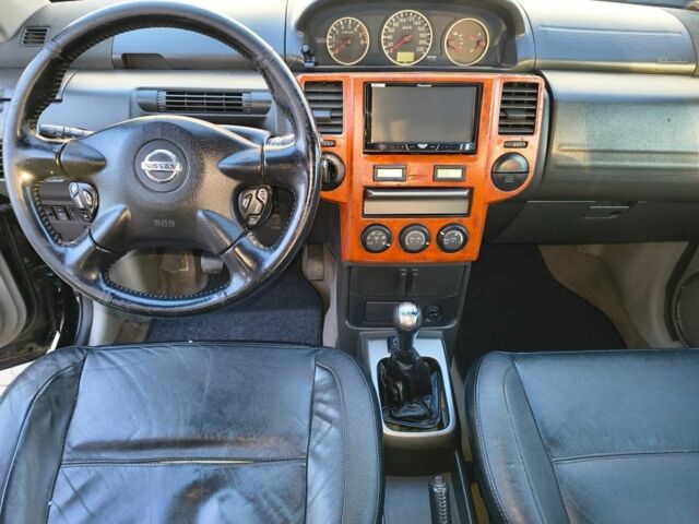 Чорний Ніссан ІксТрейл, об'ємом двигуна 0.22 л та пробігом 250 тис. км за 2400 $, фото 3 на Automoto.ua