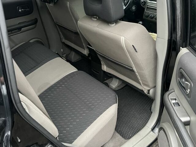 Черный Ниссан ИксТрейл, объемом двигателя 2.2 л и пробегом 206 тыс. км за 4200 $, фото 10 на Automoto.ua