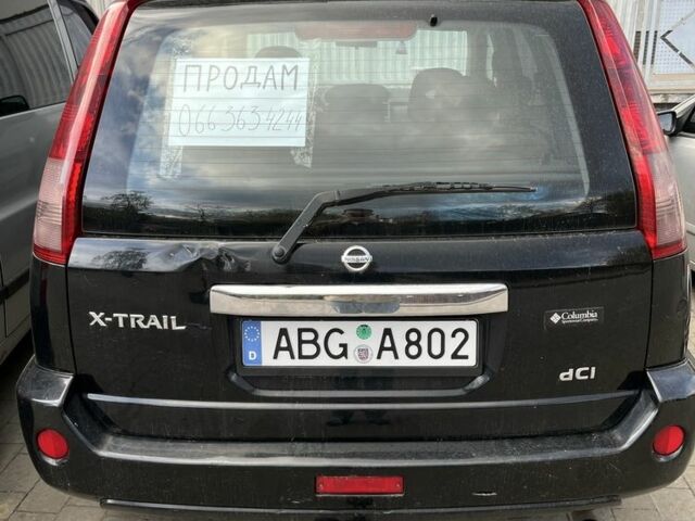 Черный Ниссан ИксТрейл, объемом двигателя 2.2 л и пробегом 206 тыс. км за 4200 $, фото 6 на Automoto.ua