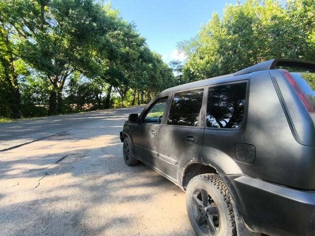 Черный Ниссан ИксТрейл, объемом двигателя 0 л и пробегом 300 тыс. км за 2493 $, фото 1 на Automoto.ua