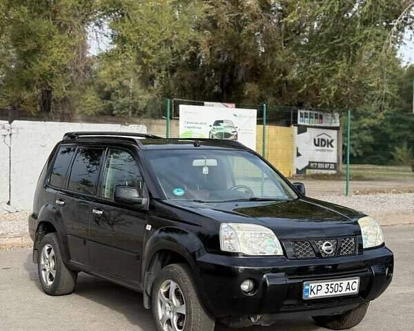 Черный Ниссан ИксТрейл, объемом двигателя 2.2 л и пробегом 360 тыс. км за 7200 $, фото 11 на Automoto.ua