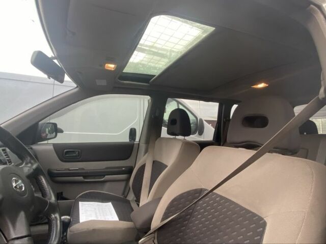 Черный Ниссан ИксТрейл, объемом двигателя 0 л и пробегом 360 тыс. км за 3600 $, фото 5 на Automoto.ua