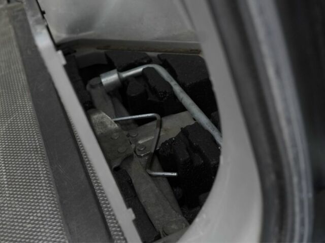 Черный Ниссан ИксТрейл, объемом двигателя 2.2 л и пробегом 273 тыс. км за 4267 $, фото 15 на Automoto.ua