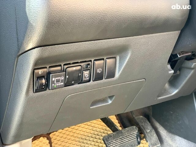 Черный Ниссан ИксТрейл, объемом двигателя 2.5 л и пробегом 295 тыс. км за 6890 $, фото 19 на Automoto.ua