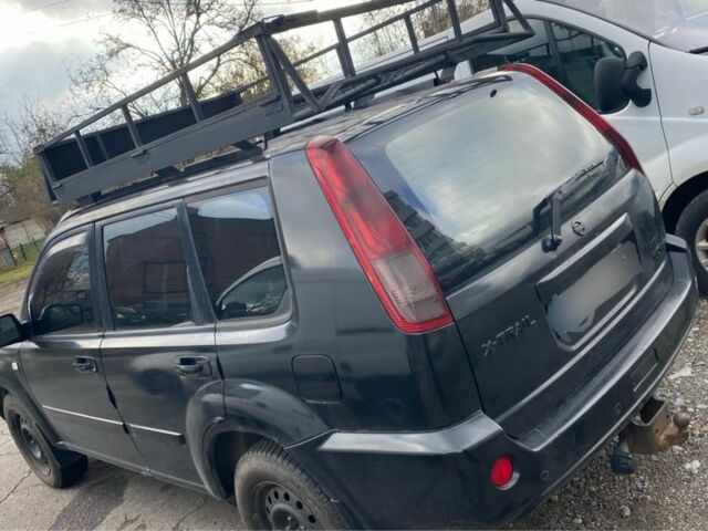 Черный Ниссан ИксТрейл, объемом двигателя 0 л и пробегом 360 тыс. км за 3600 $, фото 3 на Automoto.ua