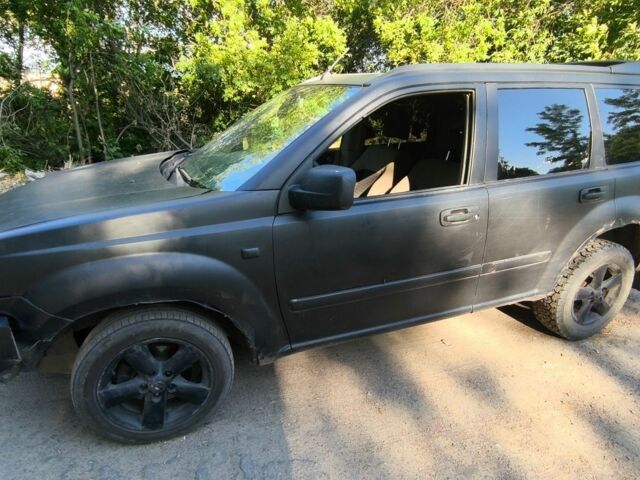 Черный Ниссан ИксТрейл, объемом двигателя 0 л и пробегом 300 тыс. км за 2493 $, фото 7 на Automoto.ua