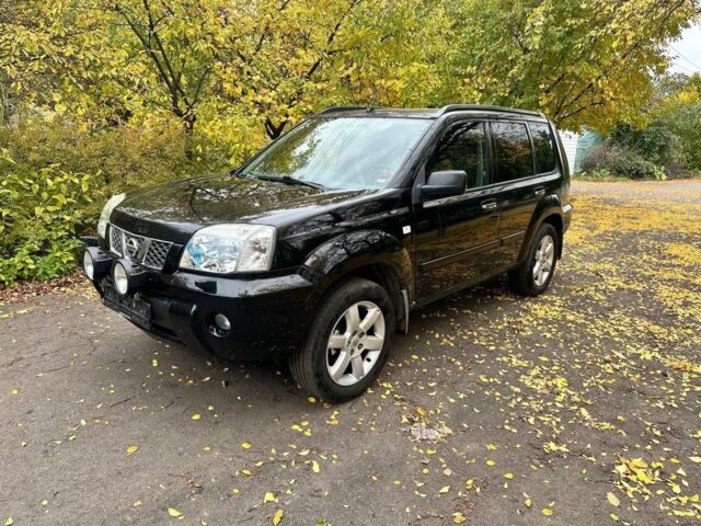 Черный Ниссан ИксТрейл, объемом двигателя 2.2 л и пробегом 270 тыс. км за 3800 $, фото 1 на Automoto.ua