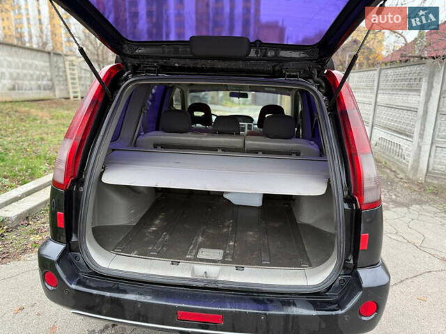 Чорний Ніссан ІксТрейл, об'ємом двигуна 2.2 л та пробігом 290 тис. км за 3750 $, фото 10 на Automoto.ua