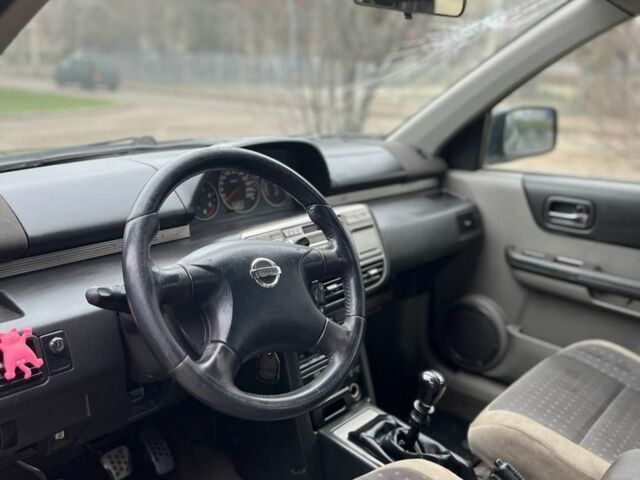 Чорний Ніссан ІксТрейл, об'ємом двигуна 2.2 л та пробігом 200 тис. км за 2600 $, фото 8 на Automoto.ua