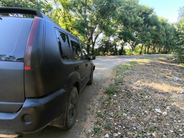 Черный Ниссан ИксТрейл, объемом двигателя 0 л и пробегом 300 тыс. км за 2493 $, фото 2 на Automoto.ua