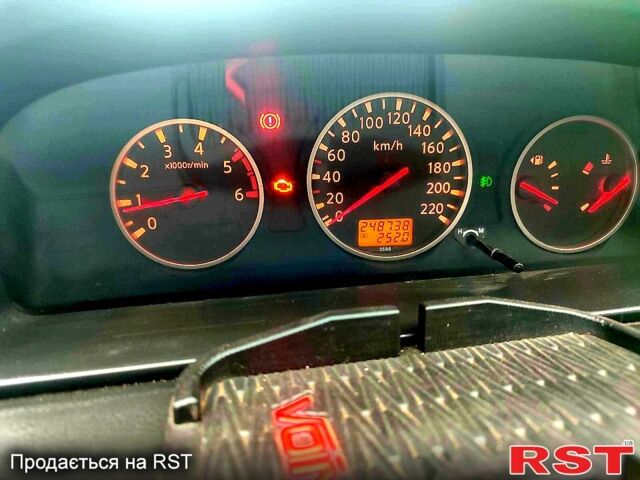 Черный Ниссан ИксТрейл, объемом двигателя 2.2 л и пробегом 248 тыс. км за 3800 $, фото 6 на Automoto.ua