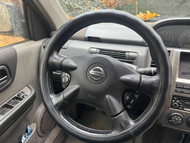 Черный Ниссан ИксТрейл, объемом двигателя 2.2 л и пробегом 306 тыс. км за 2379 $, фото 9 на Automoto.ua