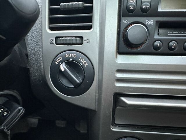 Черный Ниссан ИксТрейл, объемом двигателя 2.2 л и пробегом 168 тыс. км за 6699 $, фото 6 на Automoto.ua