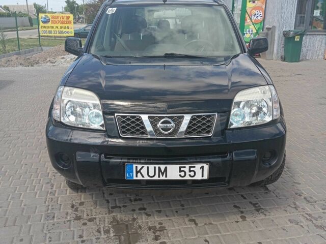 Чорний Ніссан ІксТрейл, об'ємом двигуна 2.2 л та пробігом 218 тис. км за 3500 $, фото 1 на Automoto.ua