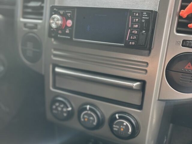 Черный Ниссан ИксТрейл, объемом двигателя 0 л и пробегом 200 тыс. км за 2850 $, фото 9 на Automoto.ua