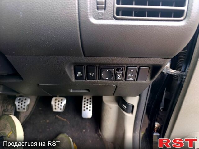 Черный Ниссан ИксТрейл, объемом двигателя 2.2 л и пробегом 180 тыс. км за 4500 $, фото 10 на Automoto.ua