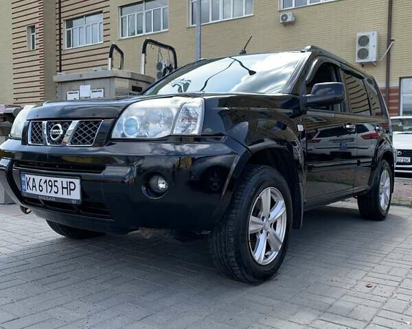 Черный Ниссан ИксТрейл, объемом двигателя 2.2 л и пробегом 227 тыс. км за 8300 $, фото 8 на Automoto.ua