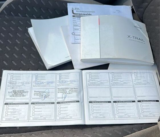 Черный Ниссан ИксТрейл, объемом двигателя 2.2 л и пробегом 260 тыс. км за 4254 $, фото 10 на Automoto.ua