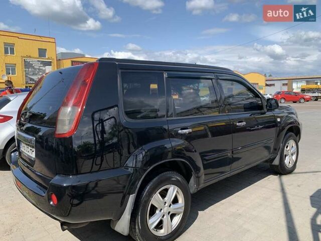 Черный Ниссан ИксТрейл, объемом двигателя 2.2 л и пробегом 227 тыс. км за 8300 $, фото 31 на Automoto.ua