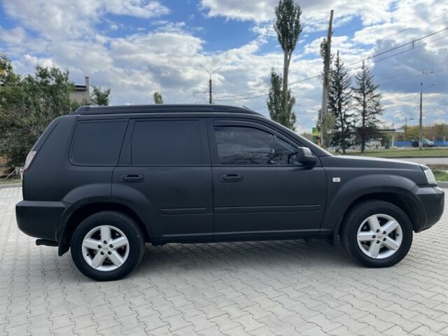 Черный Ниссан ИксТрейл, объемом двигателя 0 л и пробегом 200 тыс. км за 2850 $, фото 5 на Automoto.ua