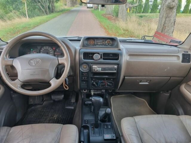 Черный Ниссан ИксТрейл, объемом двигателя 2.2 л и пробегом 245 тыс. км за 2550 $, фото 6 на Automoto.ua