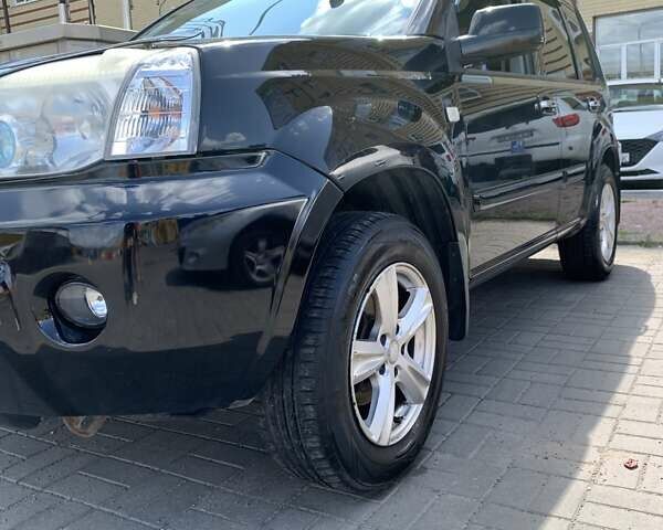 Черный Ниссан ИксТрейл, объемом двигателя 2.2 л и пробегом 227 тыс. км за 8300 $, фото 23 на Automoto.ua