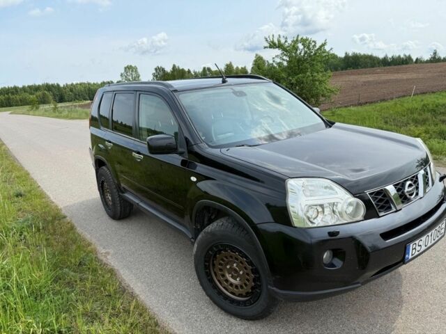 Черный Ниссан ИксТрейл, объемом двигателя 2.2 л и пробегом 245 тыс. км за 2550 $, фото 3 на Automoto.ua