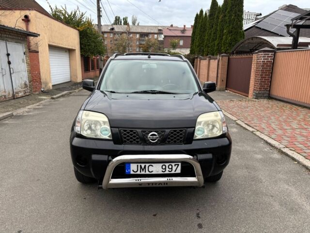 Чорний Ніссан ІксТрейл, об'ємом двигуна 2.2 л та пробігом 367 тис. км за 3500 $, фото 5 на Automoto.ua