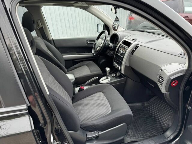 Чорний Ніссан ІксТрейл, об'ємом двигуна 2 л та пробігом 219 тис. км за 5800 $, фото 10 на Automoto.ua