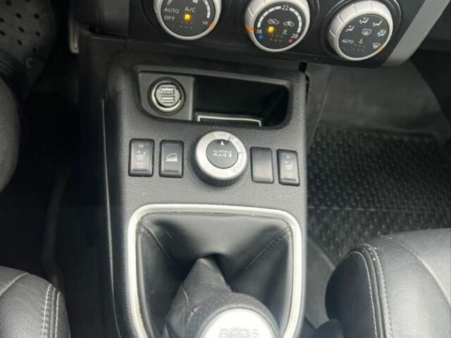 Черный Ниссан ИксТрейл, объемом двигателя 2 л и пробегом 295 тыс. км за 2700 $, фото 9 на Automoto.ua