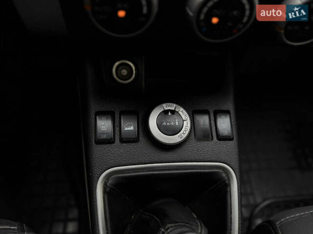 Черный Ниссан ИксТрейл, объемом двигателя 2.49 л и пробегом 197 тыс. км за 8888 $, фото 28 на Automoto.ua