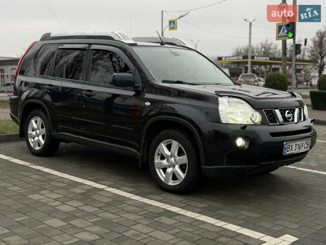 Черный Ниссан ИксТрейл, объемом двигателя 2.49 л и пробегом 197 тыс. км за 8888 $, фото 1 на Automoto.ua