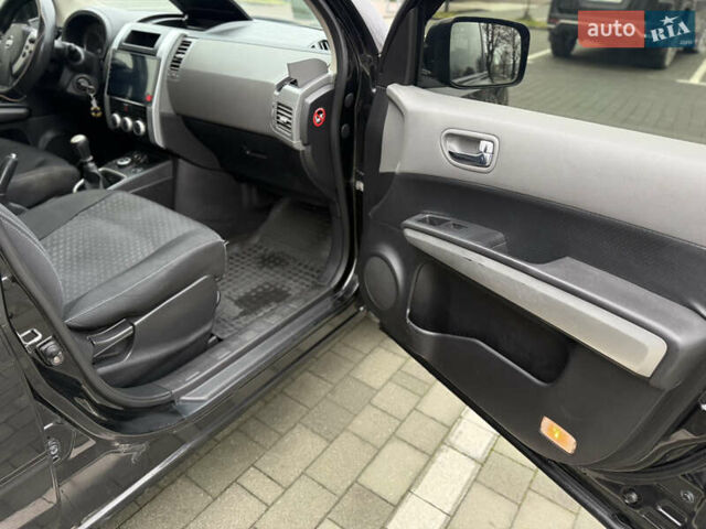 Черный Ниссан ИксТрейл, объемом двигателя 2.49 л и пробегом 197 тыс. км за 8888 $, фото 39 на Automoto.ua