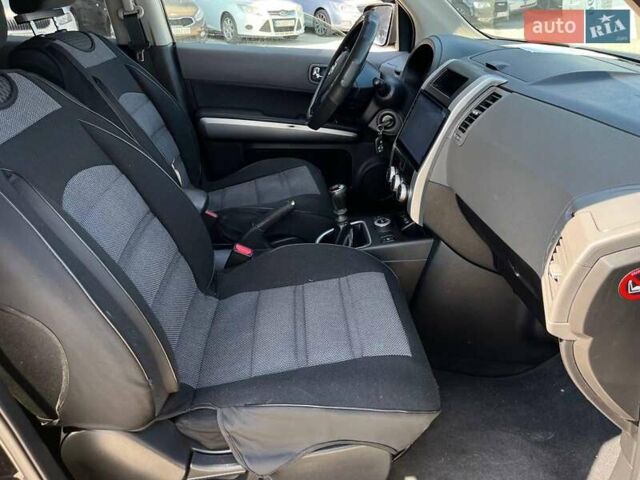 Черный Ниссан ИксТрейл, объемом двигателя 2 л и пробегом 279 тыс. км за 9240 $, фото 20 на Automoto.ua