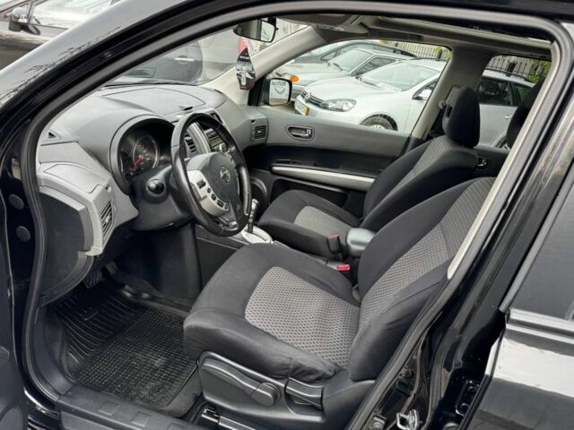 Чорний Ніссан ІксТрейл, об'ємом двигуна 2 л та пробігом 219 тис. км за 5800 $, фото 4 на Automoto.ua