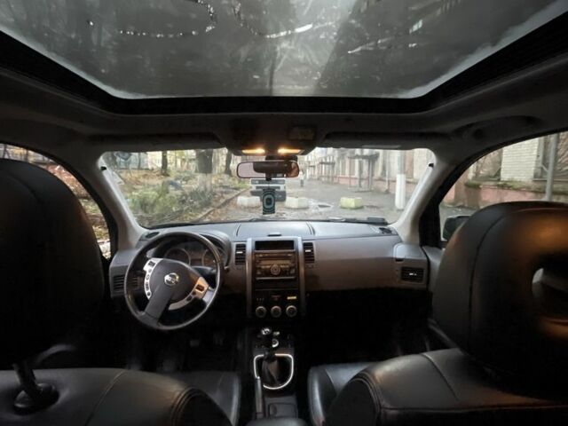 Чорний Ніссан ІксТрейл, об'ємом двигуна 2 л та пробігом 305 тис. км за 4299 $, фото 10 на Automoto.ua