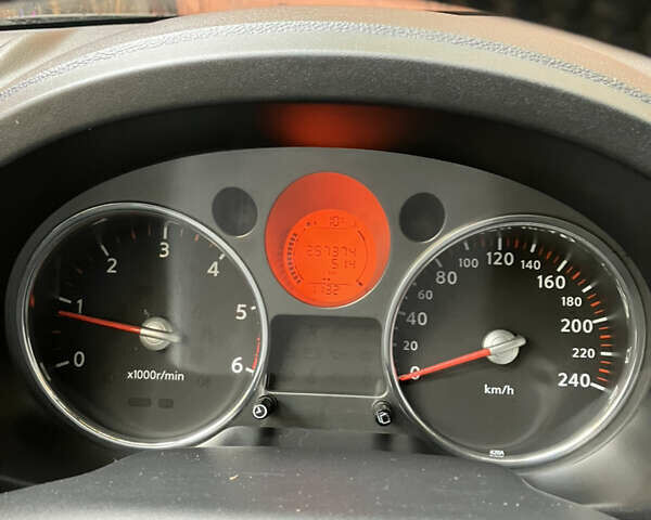 Черный Ниссан ИксТрейл, объемом двигателя 2 л и пробегом 257 тыс. км за 9147 $, фото 14 на Automoto.ua