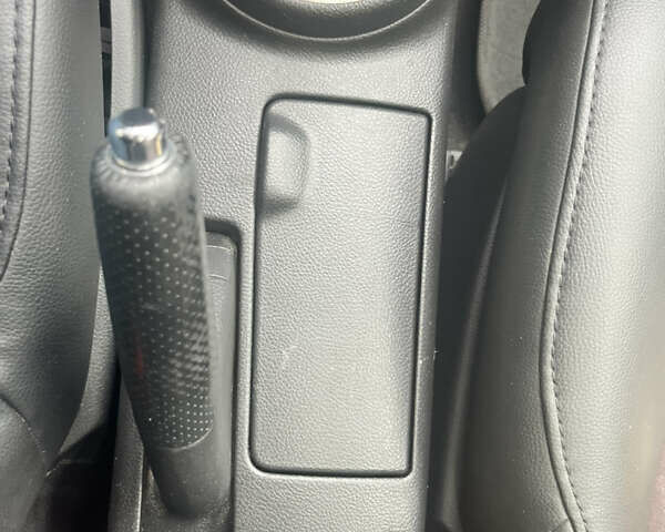 Черный Ниссан ИксТрейл, объемом двигателя 2 л и пробегом 175 тыс. км за 11500 $, фото 7 на Automoto.ua