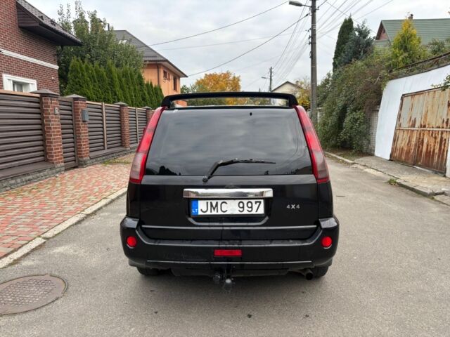 Чорний Ніссан ІксТрейл, об'ємом двигуна 2.2 л та пробігом 367 тис. км за 3500 $, фото 6 на Automoto.ua