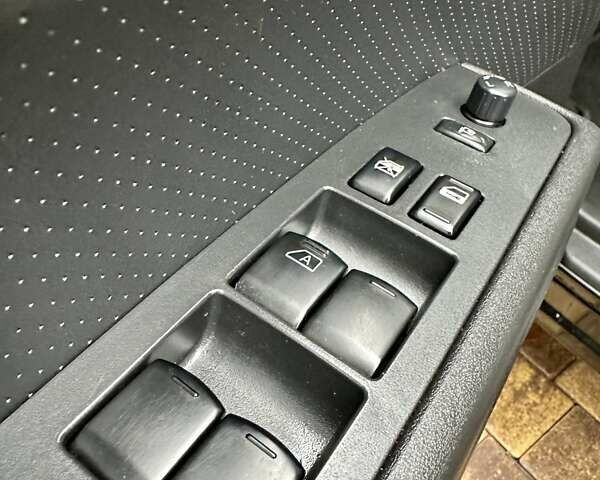 Черный Ниссан ИксТрейл, объемом двигателя 2 л и пробегом 264 тыс. км за 11250 $, фото 50 на Automoto.ua