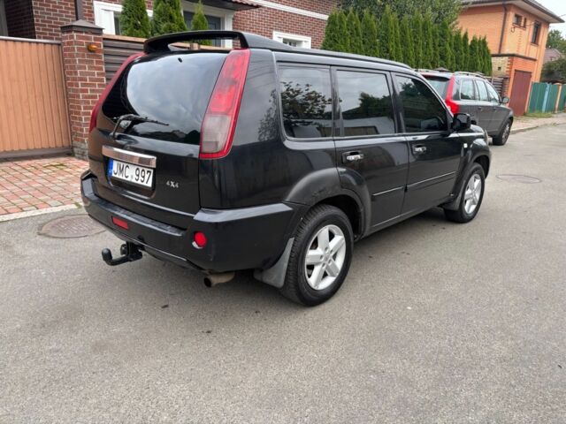 Чорний Ніссан ІксТрейл, об'ємом двигуна 2.2 л та пробігом 367 тис. км за 3500 $, фото 4 на Automoto.ua