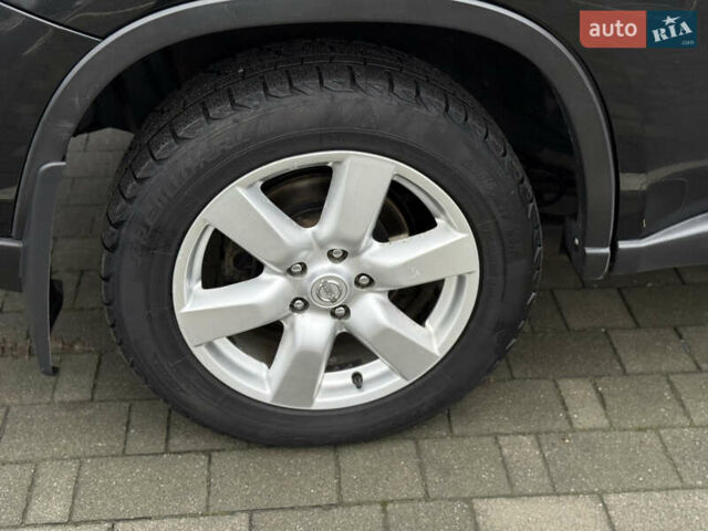 Черный Ниссан ИксТрейл, объемом двигателя 2.49 л и пробегом 197 тыс. км за 8888 $, фото 16 на Automoto.ua