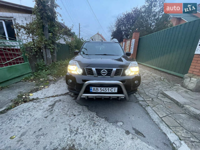 Черный Ниссан ИксТрейл, объемом двигателя 2.5 л и пробегом 236 тыс. км за 8600 $, фото 6 на Automoto.ua