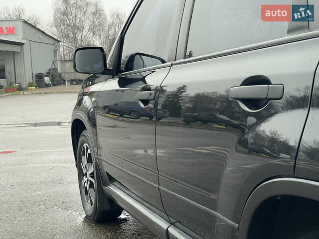 Черный Ниссан ИксТрейл, объемом двигателя 2 л и пробегом 210 тыс. км за 8750 $, фото 13 на Automoto.ua