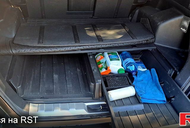 Черный Ниссан ИксТрейл, объемом двигателя 2.5 л и пробегом 223 тыс. км за 7500 $, фото 11 на Automoto.ua