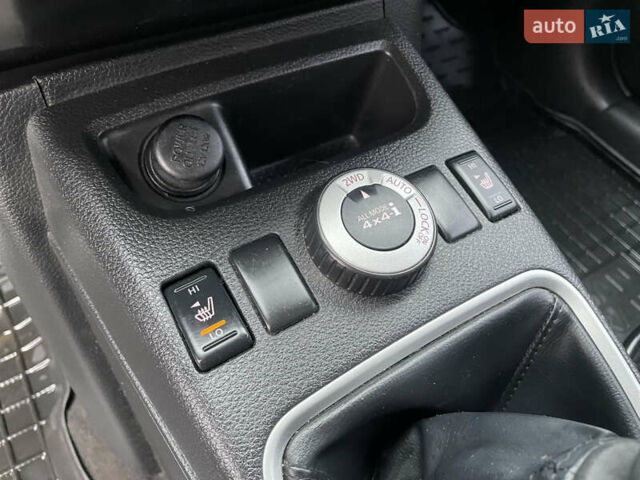 Черный Ниссан ИксТрейл, объемом двигателя 2 л и пробегом 210 тыс. км за 8750 $, фото 34 на Automoto.ua