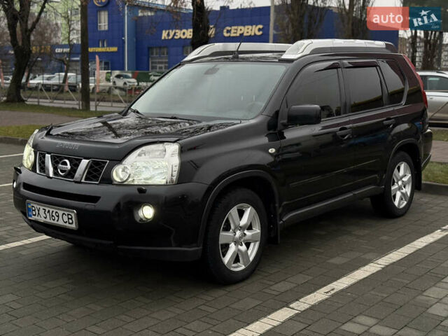 Черный Ниссан ИксТрейл, объемом двигателя 2.49 л и пробегом 197 тыс. км за 8888 $, фото 13 на Automoto.ua